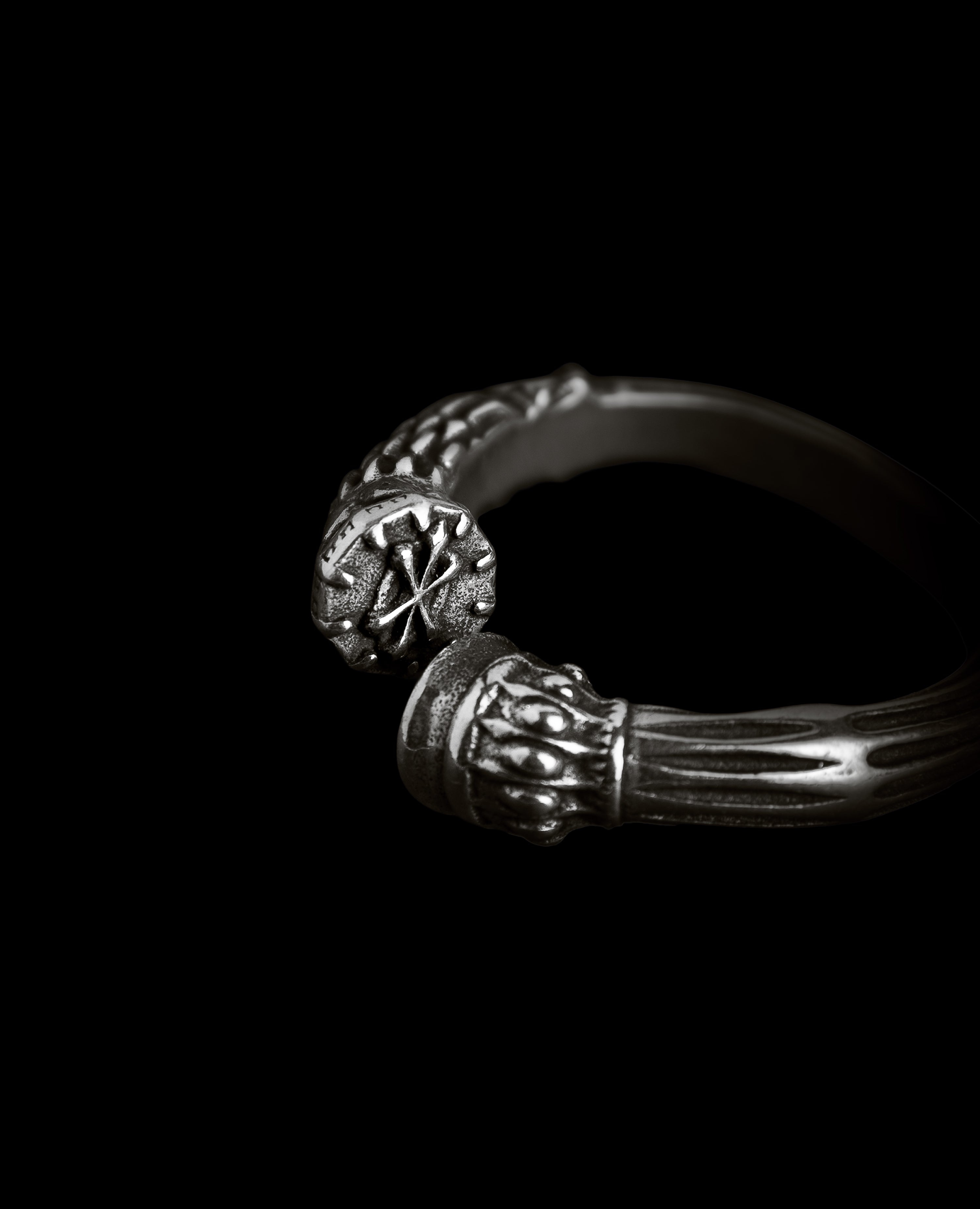 COLUMN RING